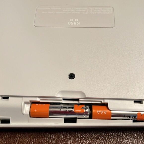 Logitech K850 Wireless Bluetooth Keyboard PC Mac Chrome Unifying Receiver - Picture 6 of 7